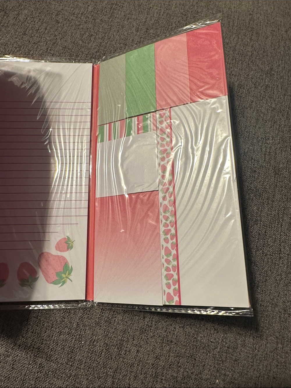 Jot Corner office Strawberry Pattern Sticky Notes - - Picture 3 of 6